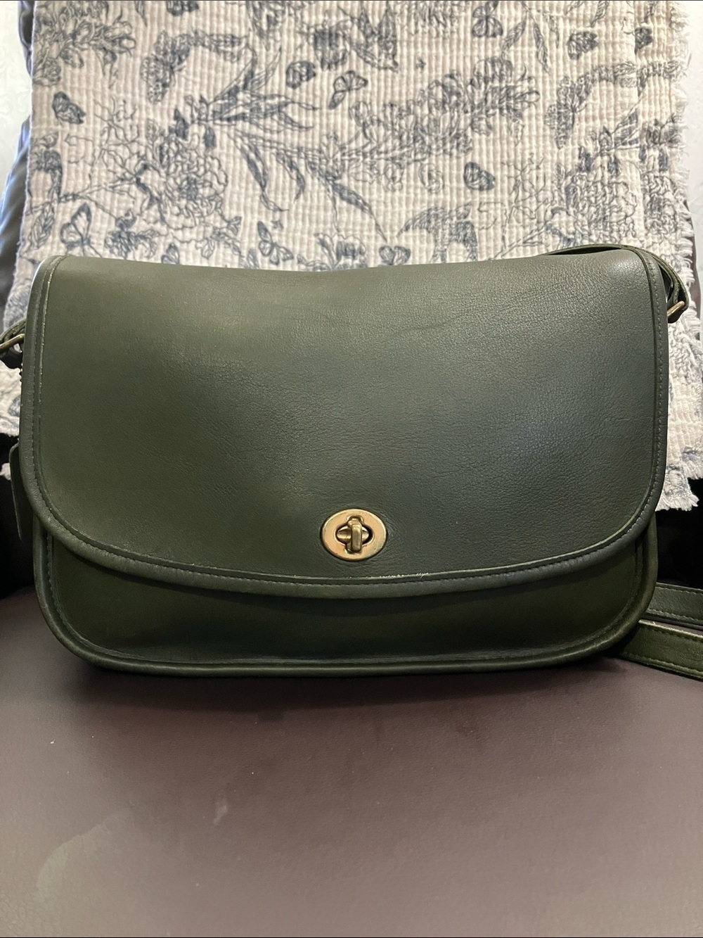 Coach Olive Green Leather City Turnlock Crossbody Bag 9790